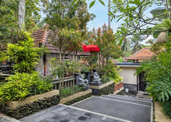 Villa Griya Shanti & *